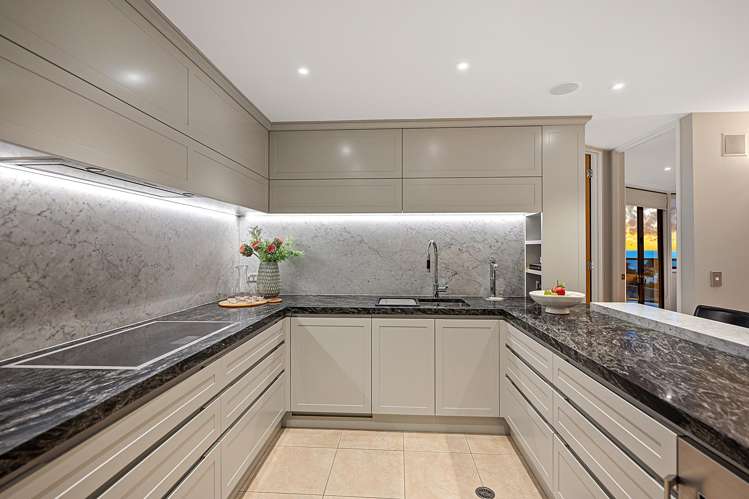 6b/173 Hurstmere Road Takapuna_14