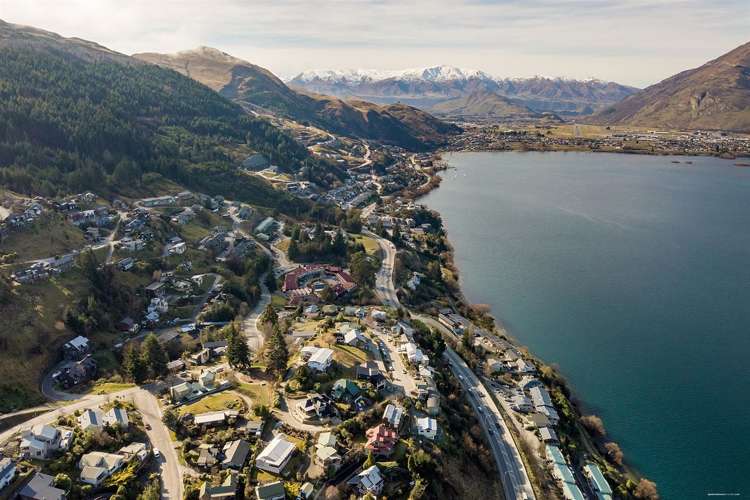 12 Saint Peters Place Queenstown_8