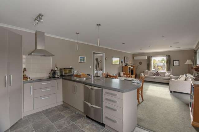 35A Arrow Crescent Holmes Hill_4