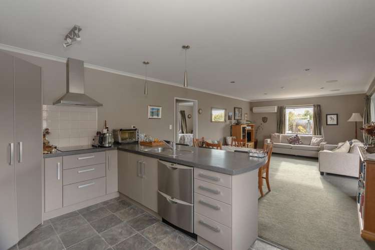 35A Arrow Crescent Holmes Hill_3