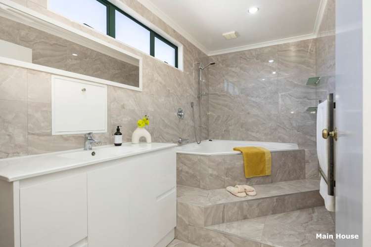 35 & 35A Fruitvale Road New Lynn_10