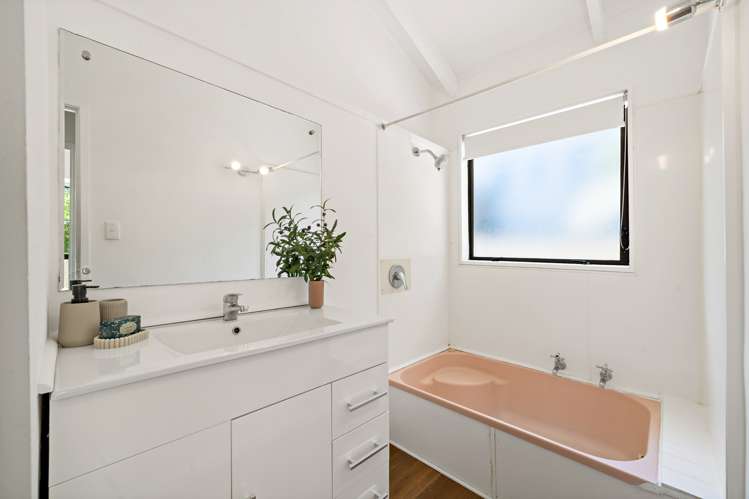 40 Queen Mary Avenue New Lynn_17