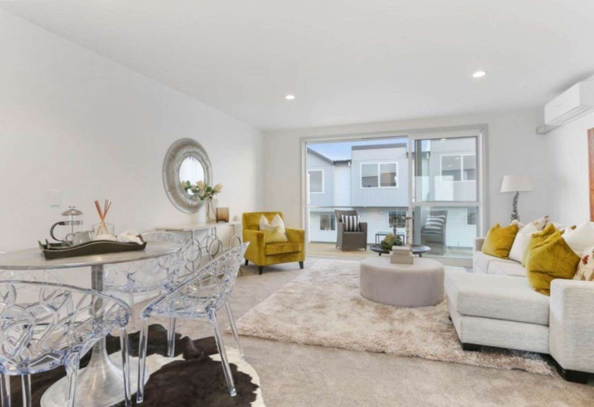 8/70a Barrack Road Mount Wellington_0