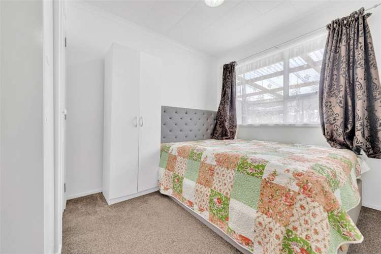 1/10 Sentosa Place Clover Park_8