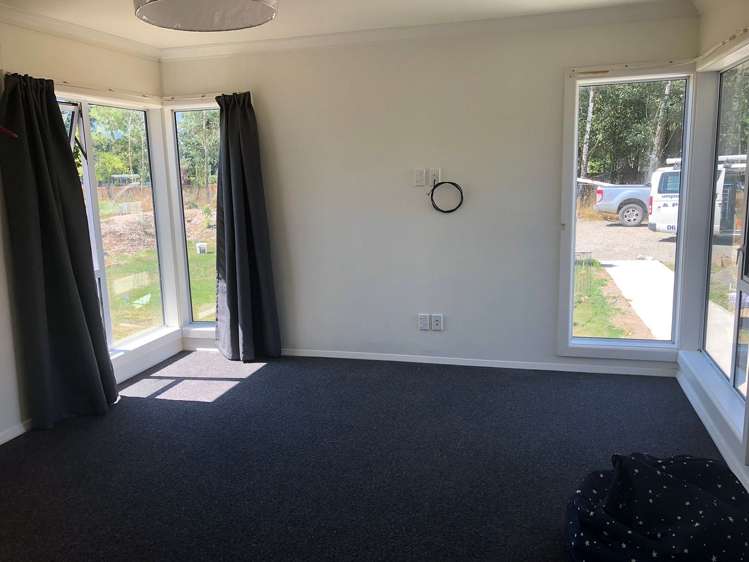 427 High Street South Carterton_13