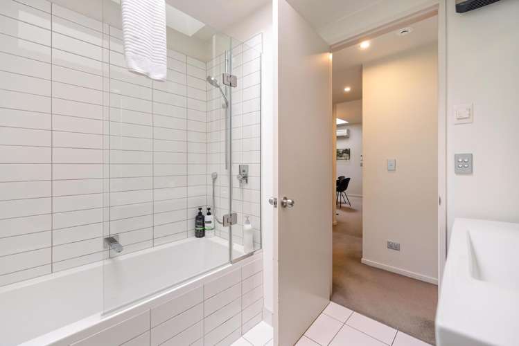 8 Hallenstein Street Queenstown_12