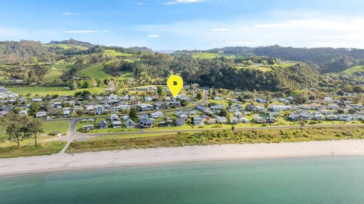 2 Banks Street Cooks Beach_24