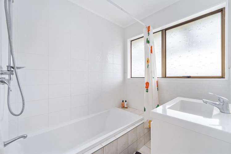 7 Cargill Grove Kelvin Grove_13