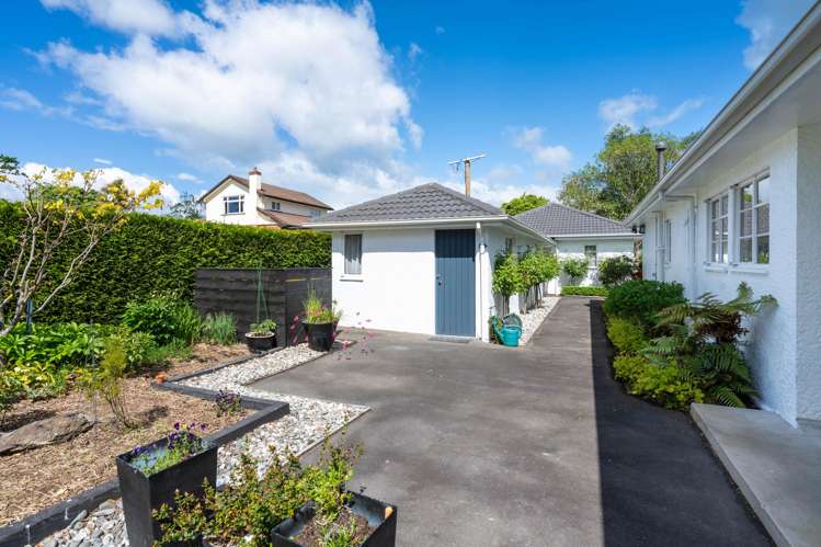 7 Riccarton Road East Taieri_22