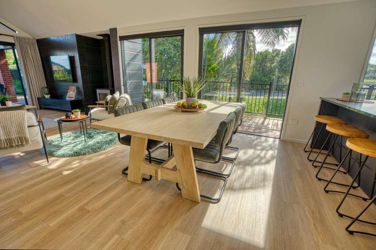 160 Coulson Road Paroa_9