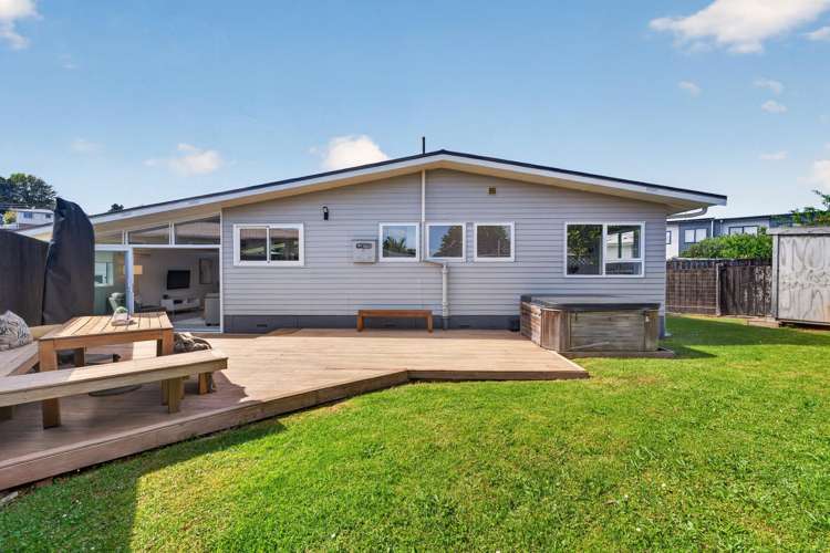 77 Vodanovich Road Te Atatu South_1