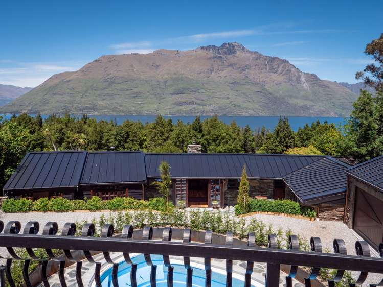 85 Arawata Terrace Fernhill/Sunshine Bay_9