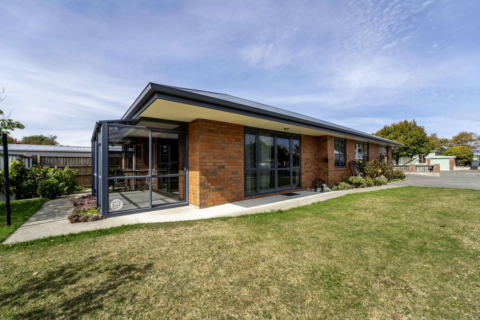 13 Raymond Street West End_0