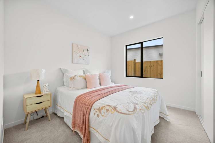 12 & 14 Furlough Road Opaheke_6