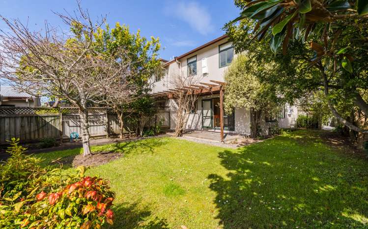 1/8 Tuscany Way Te Atatu Peninsula_1