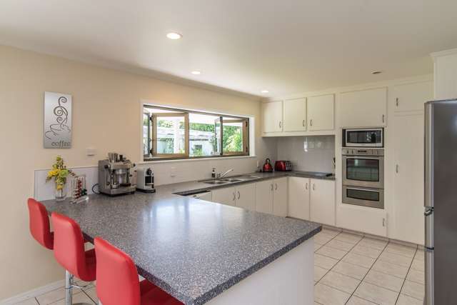 9 Graham Grove Waikanae_1