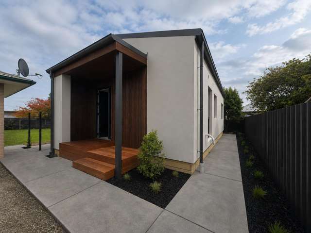 Sustainable Living with Free Power & Wi-Fi