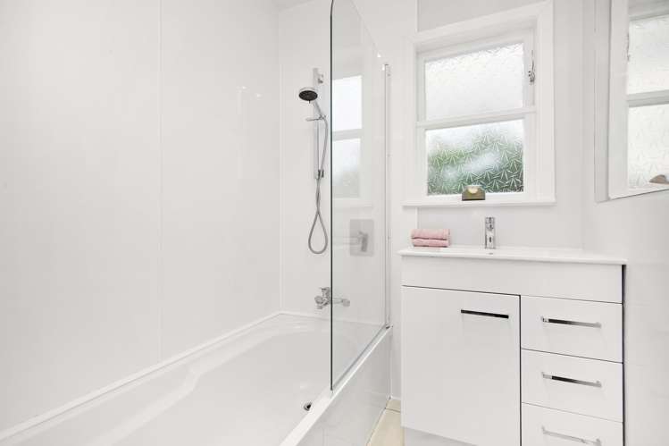 1297 Fergusson Drive Brown Owl_6