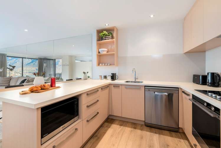 22 Goldrush Way Queenstown_3