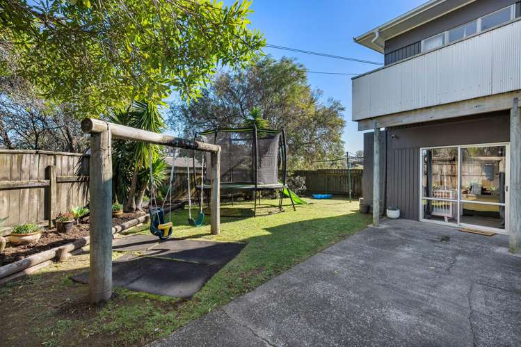 1/94 Chivalry Road Glenfield_17