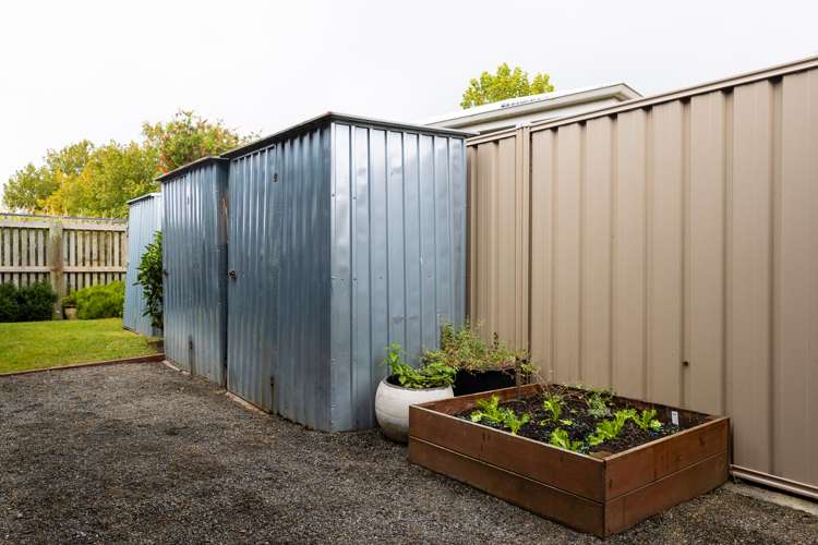 4 Gregory Grove Clive_18