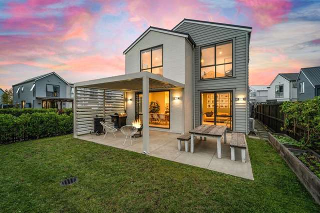 Modern 4-Bedroom Family Home in Prime Hobsonville
