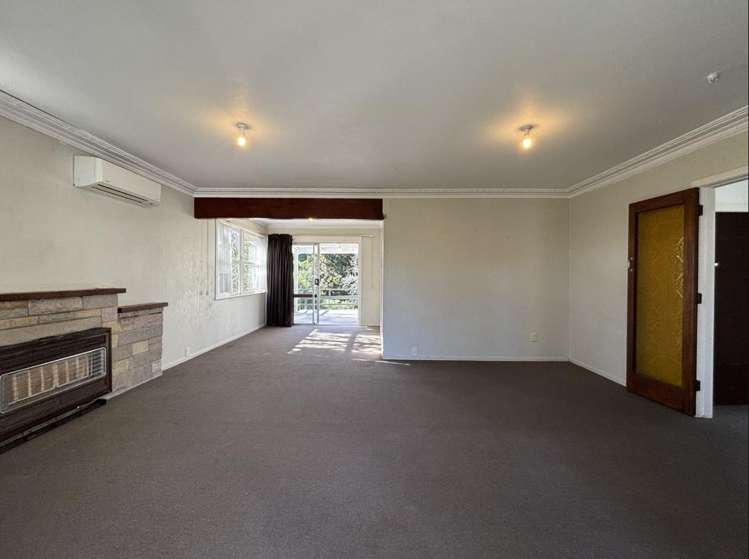 732 River Road Chartwell_15