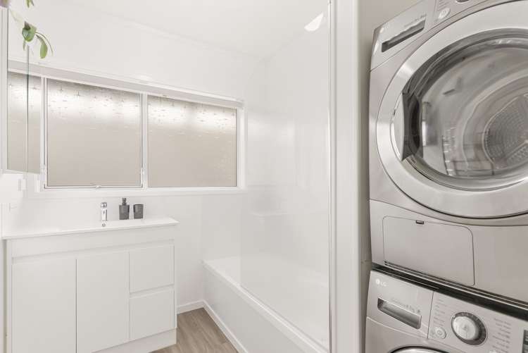 2/18 Manse Road Pahurehure_13