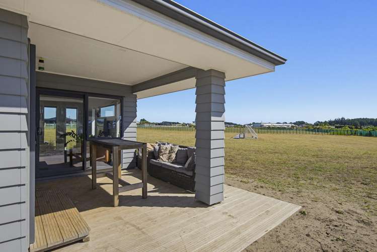 21 Mowhia Grove Waitarere Beach_17