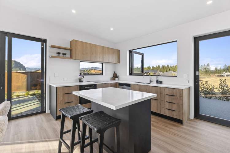 8 Buttercup Street_5