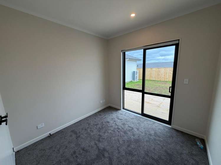 83 Gateway Park Drive, 1765_18