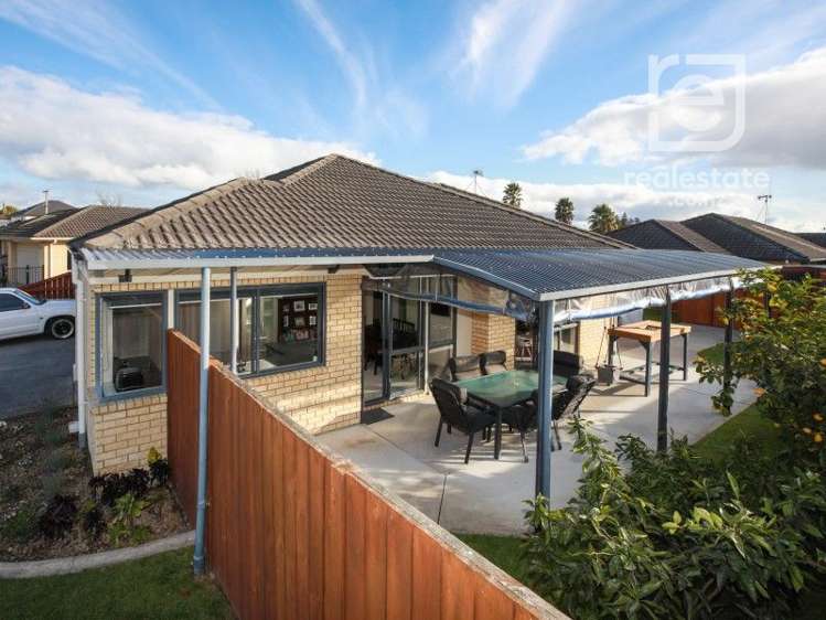 5 Nobleman Place Hamilton East_1