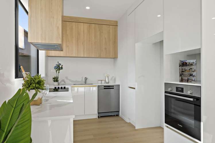 2/122 Leybourne Circle Glen Innes_6