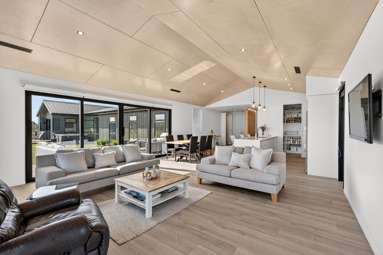 22 Eric Crozier Road_1