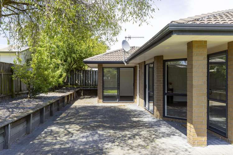 1/10 Frederick Street Two Mile Bay_17