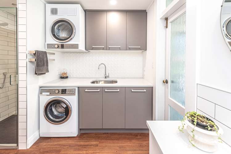 2 Eaton Crescent Otamatea_16