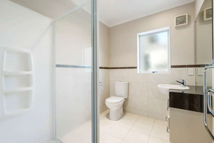 29 Seresin Crescent Flat Bush_26