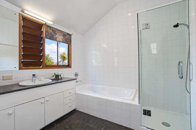 1/1 Burwood Crescent Remuera_21