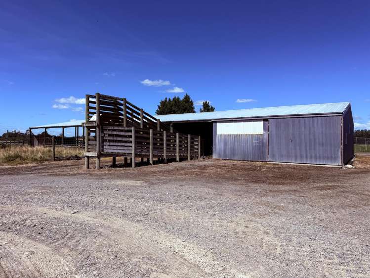 867 Hundred Line Road East South Hillend_17