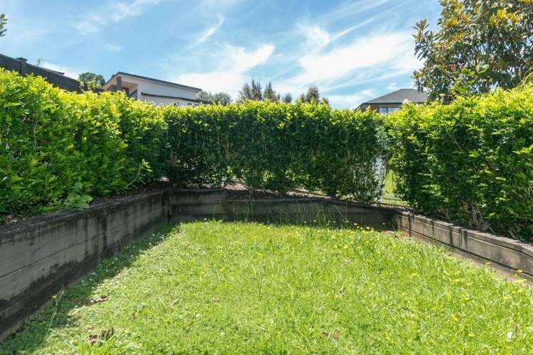 94 San Marino Drive West 11401_13