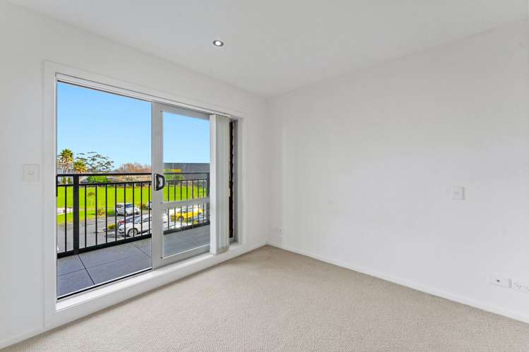 B11/71 Spencer Road Oteha_10