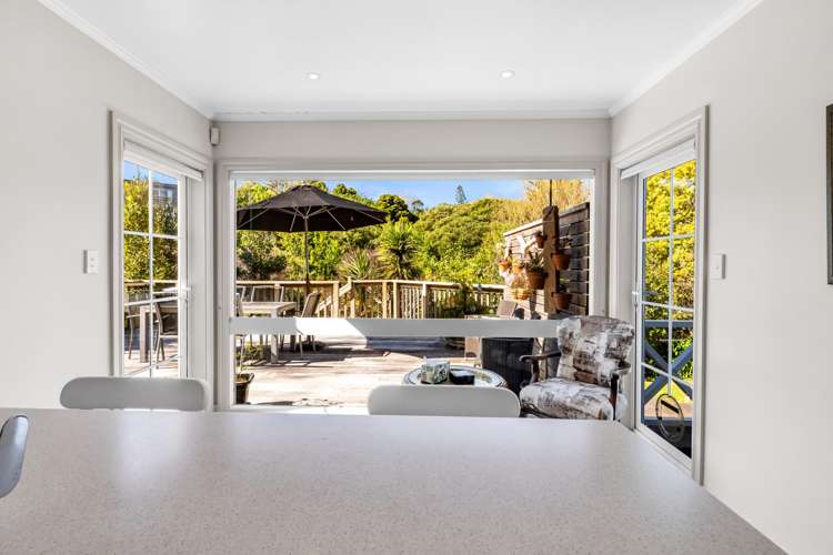 27 Charles Dickens Drive Mellons Bay_12