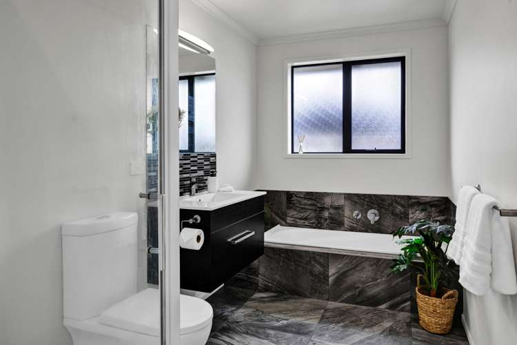 34b Honeyfield Drive Whalers Gate_40