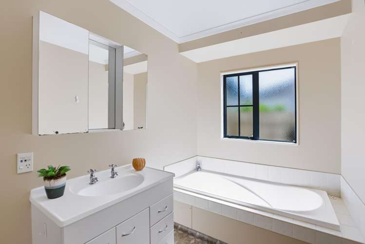11a Te Kupe Road Paraparaumu Beach_18
