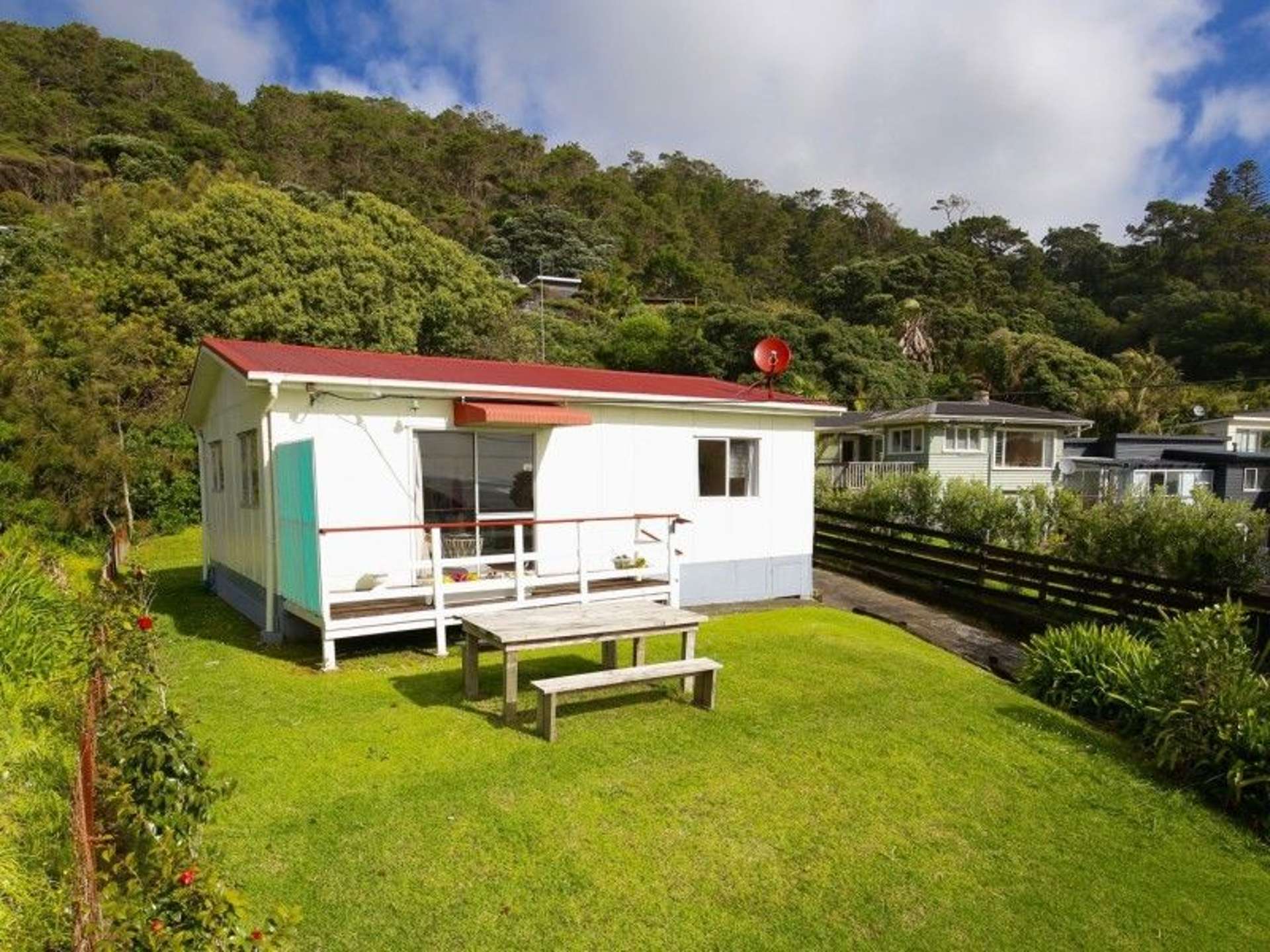 14 Domain Crescent Muriwai_0