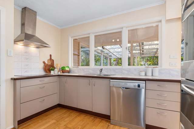 6 Adams Place Te Kamo_1