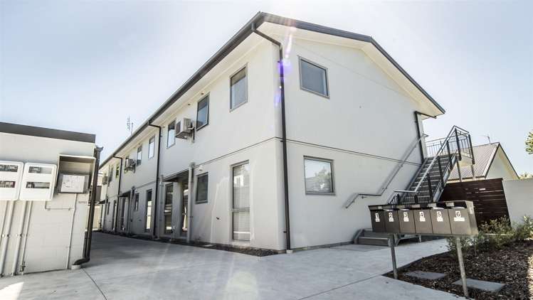 2/31 Clissold Street Merivale_10