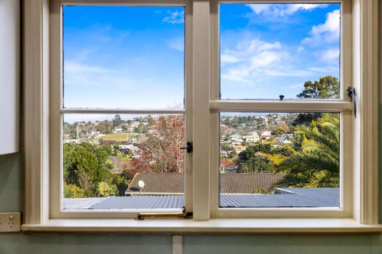 65 Royal Road Massey_5