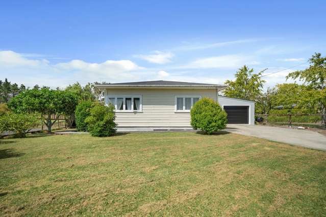 Charming 1950s Home with Expansive Outdoor Living