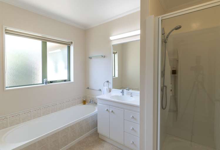 9 Cranbrook Grove Waikanae_16